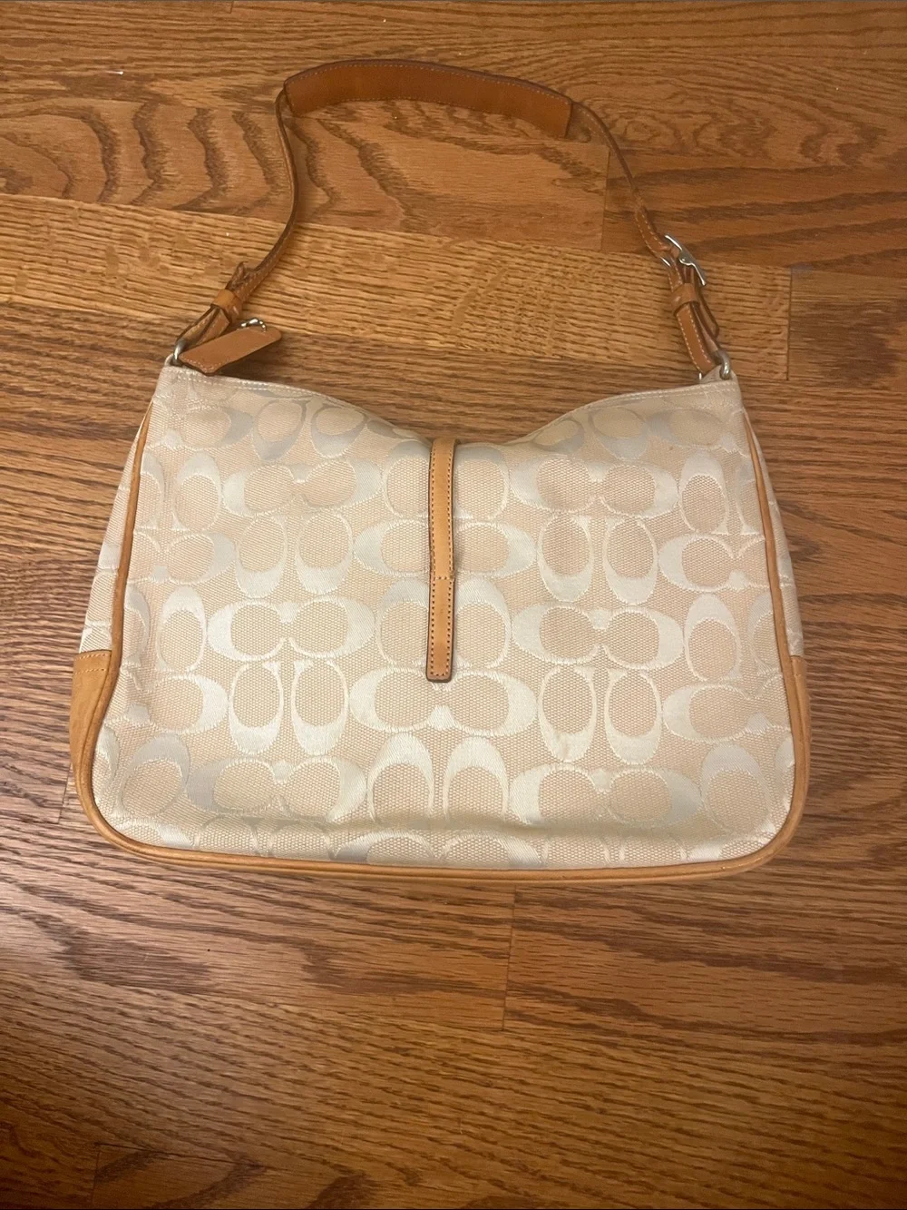 Coach Hamptons Signature Clip Hobo Bag 6091 Fair condition